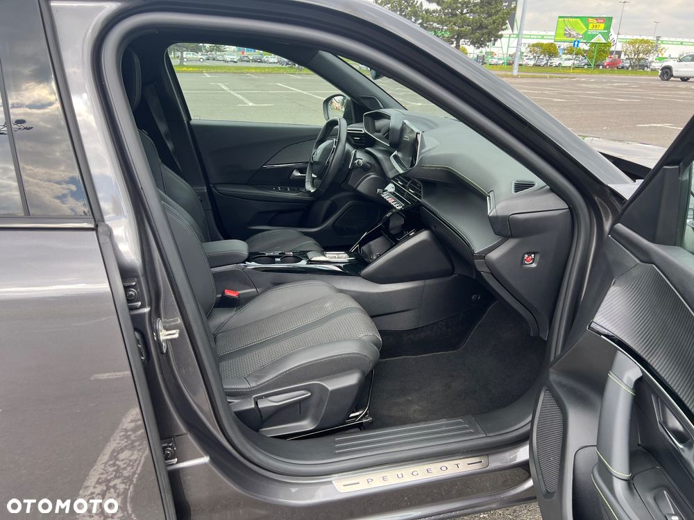 Peugeot 208 - 5