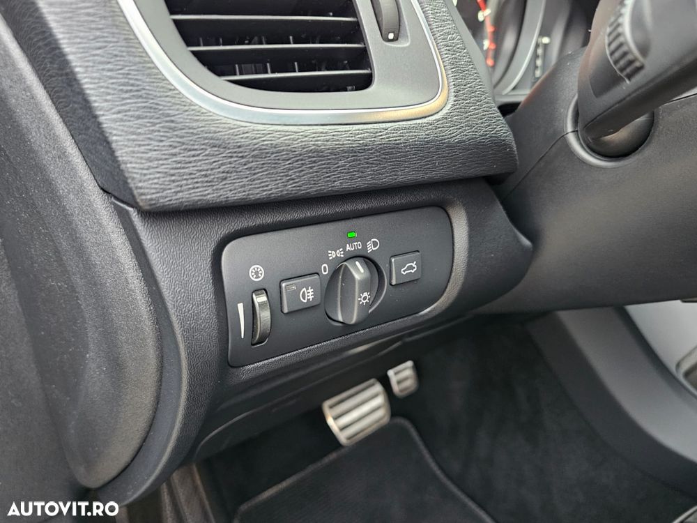 VOLVO V40 2019 — imagine 20