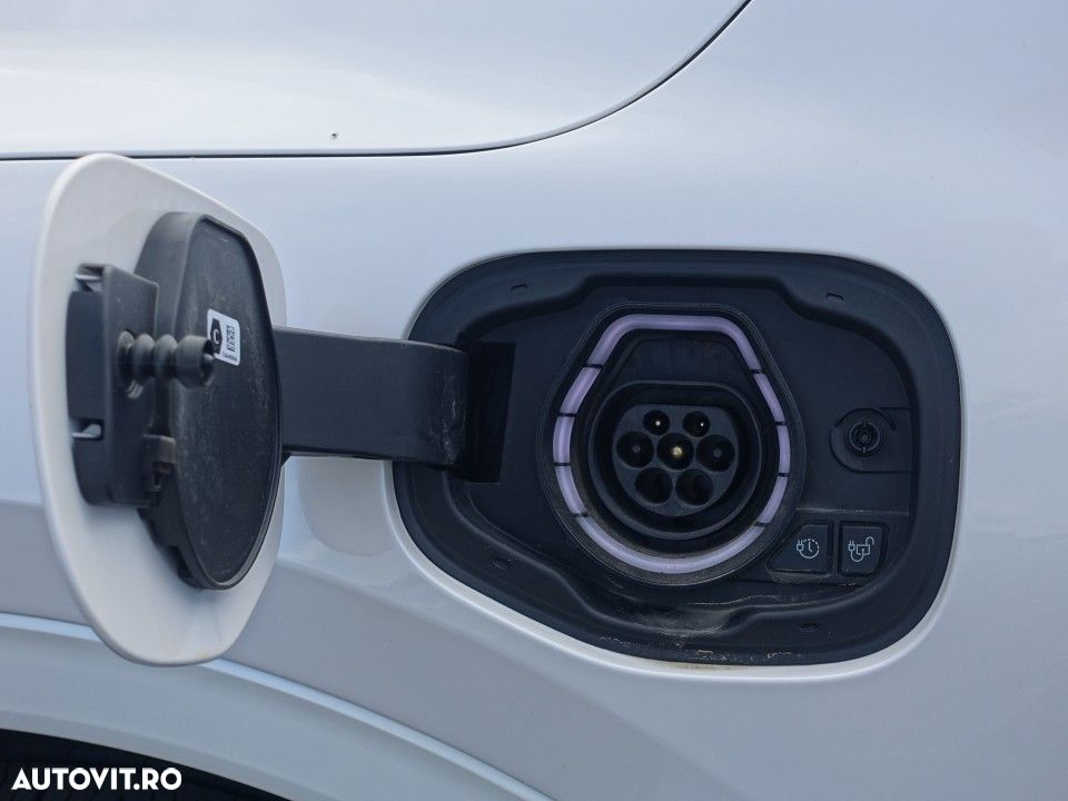Ford Kuga - 16