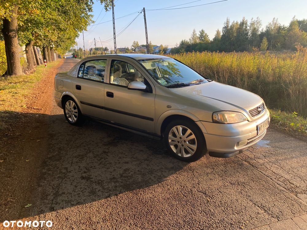 Opel Astra 1.4 16v Family - 3