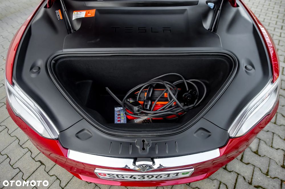 Tesla Model S - 17