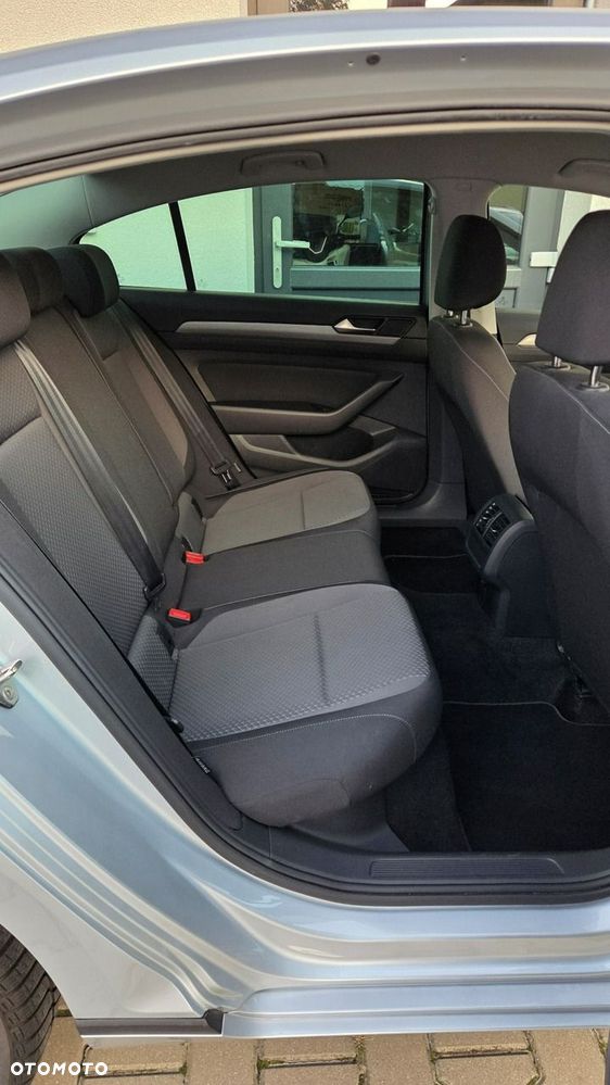 Volkswagen Passat 2.0 TDI EVO Essence - 21