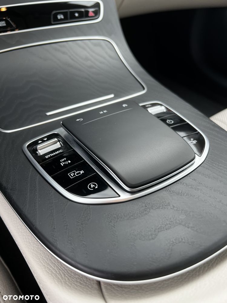 Mercedes-Benz Klasa E 300 Coupe 9G-TRONIC - 7