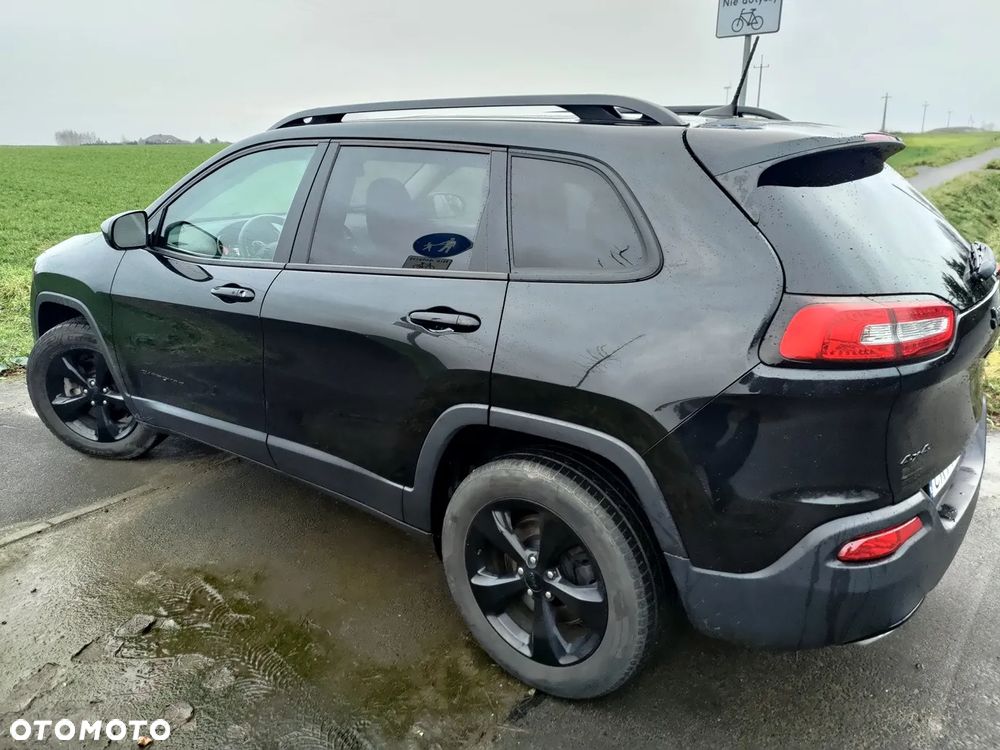 Jeep Cherokee - 8
