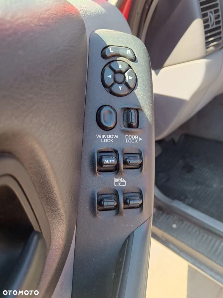 Jeep Cherokee 2.5 Sport - 17