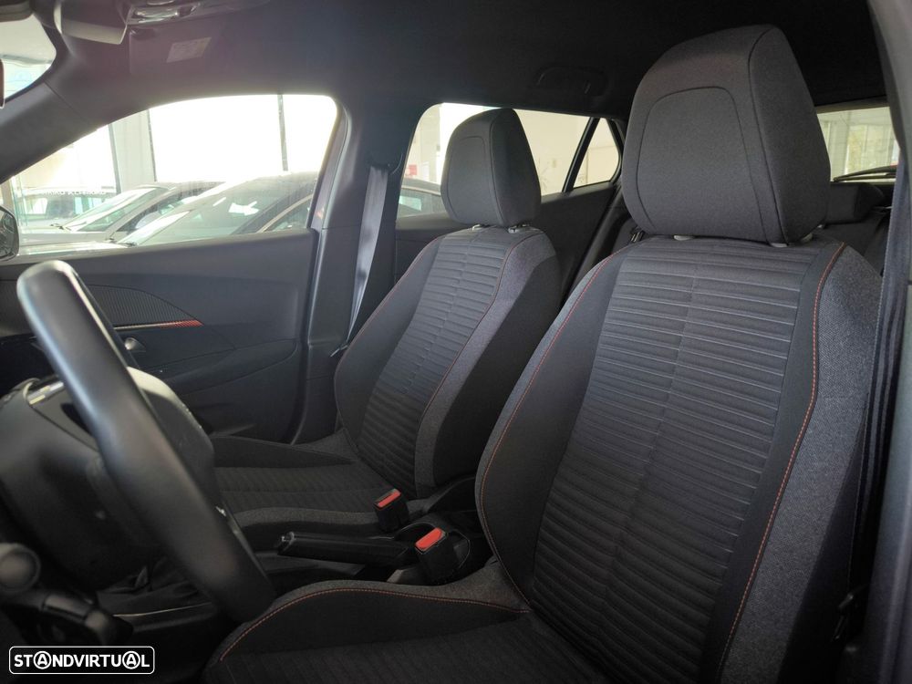 Peugeot 2008 1.2 PureTech Active Pack - 12