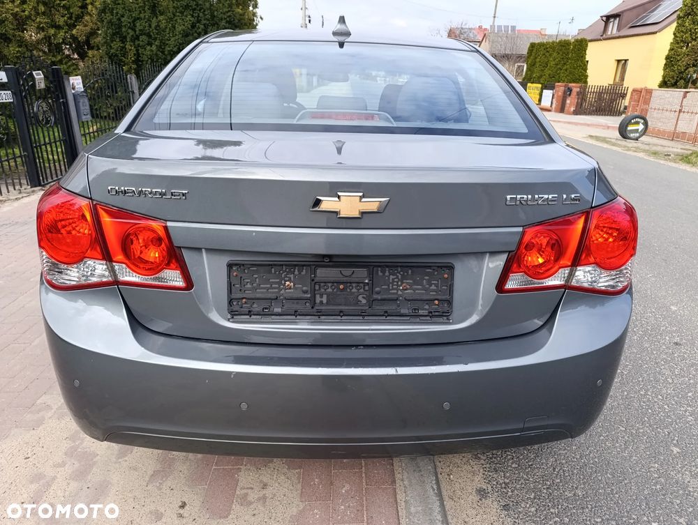 Chevrolet Cruze 1.6 LS - 14