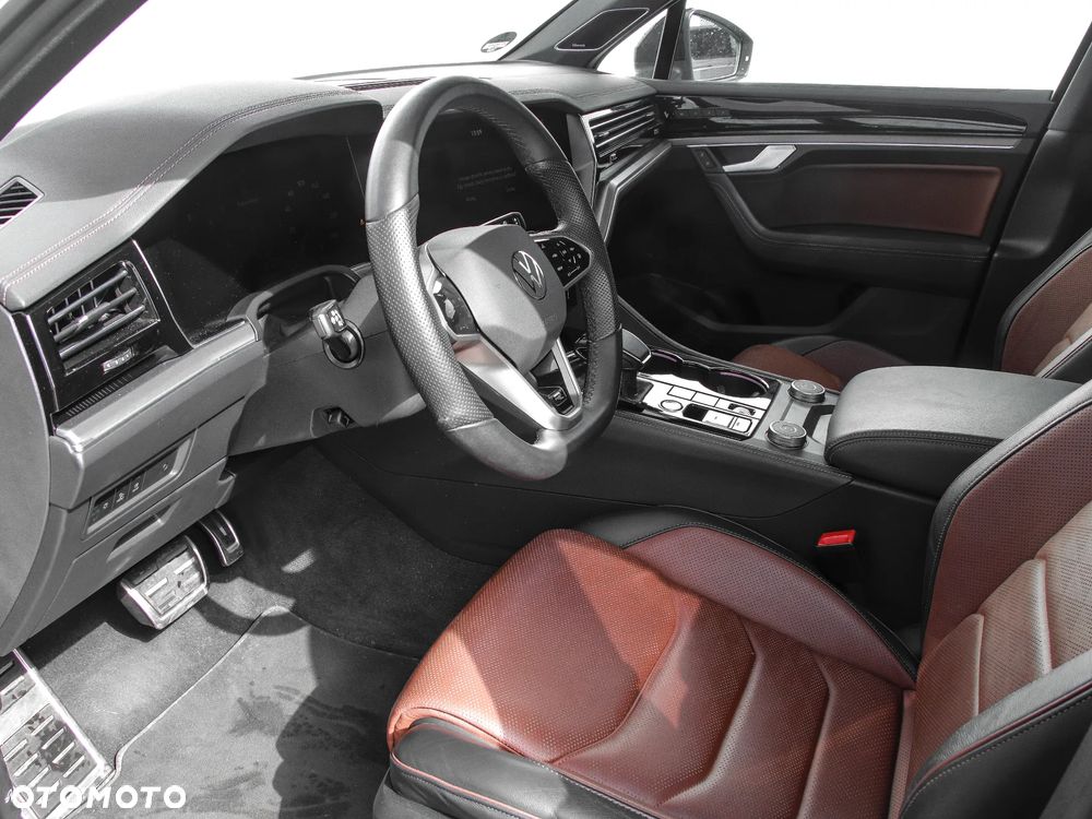 Volkswagen Touareg 3.0 V6 TDI 4Motion R-Line - 11