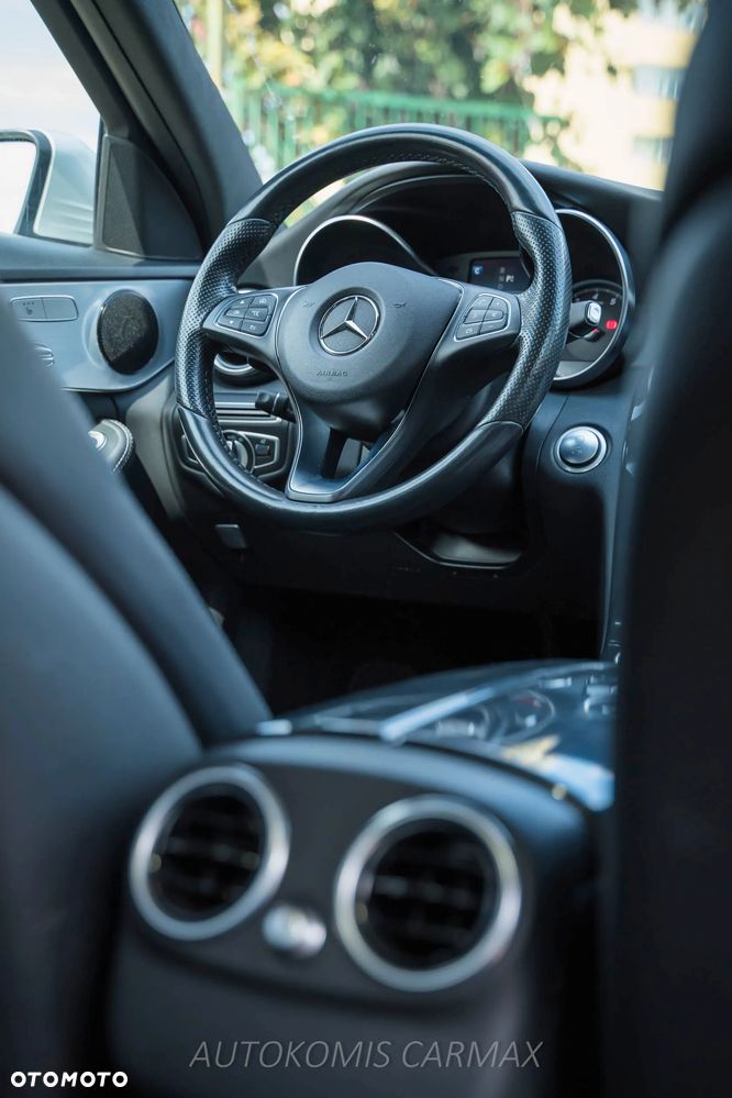 Mercedes-Benz Klasa C 300 7G-TRONIC - 16
