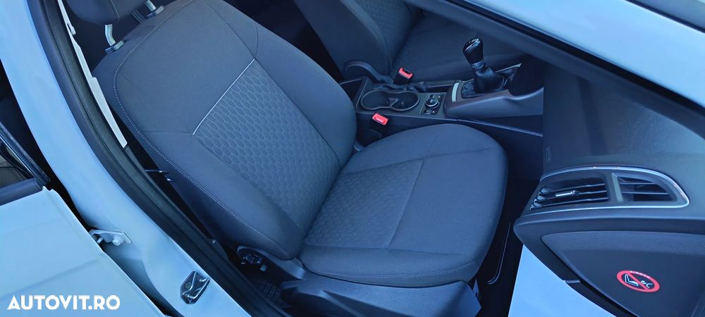 Ford Focus 1.0 EcoBoost Start Stop Trend - 27