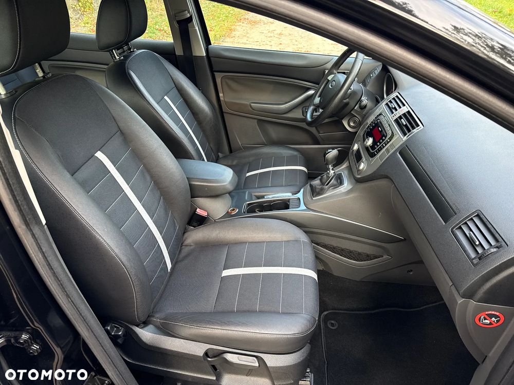 Ford Kuga 2.0 TDCi Titanium - 24