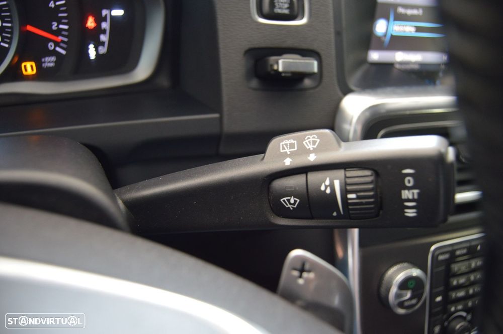 Volvo V60 1.6 D2 Drive Momentum Powershift Start/Stop - 22