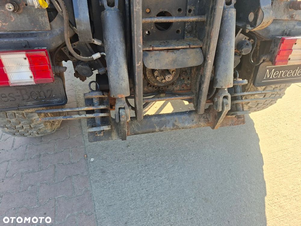 Mercedes-Benz Unimog - 7