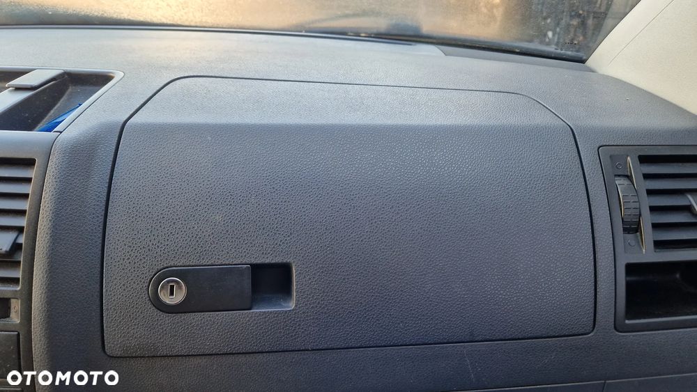 VOLKSWAGEN TRANSPORTER T5 SCHOWEK DESKI