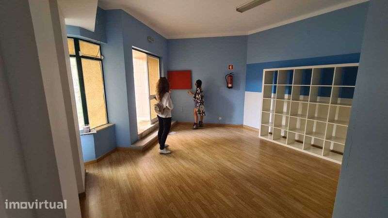 Arrenda-se Loja 49m2 Excelente Localização em Portimão - Grande imagem: 5/5