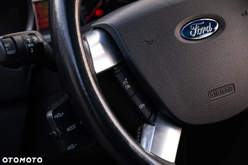 Ford Kuga 2.0 TDCi 4x4 Titanium - 40