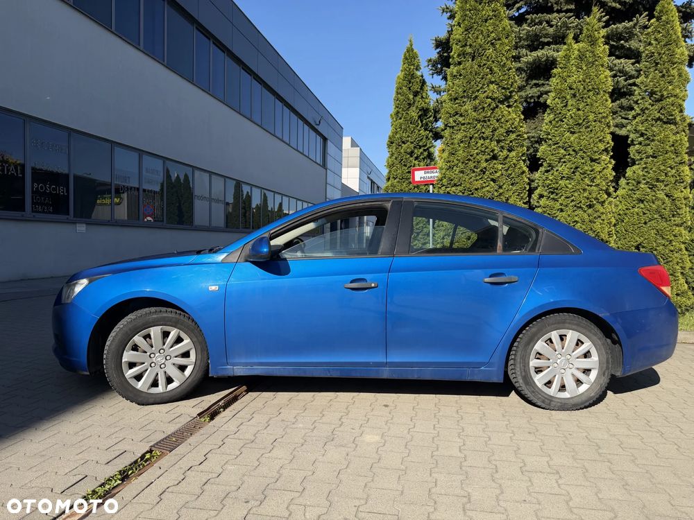 Chevrolet Cruze 1.6 Base - 6