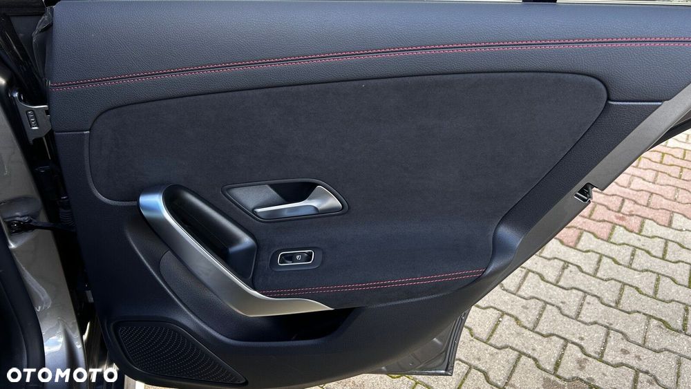 Mercedes-Benz CLA 200 mHEV AMG Line 7G-DCT - 28