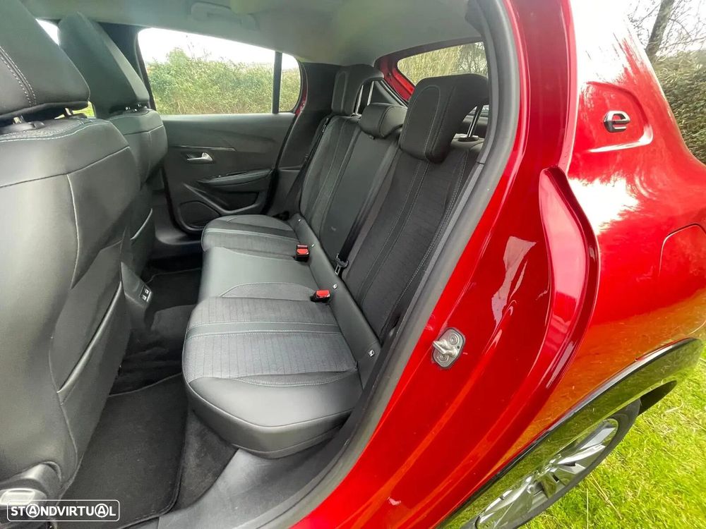 Peugeot e-208 Allure - 12