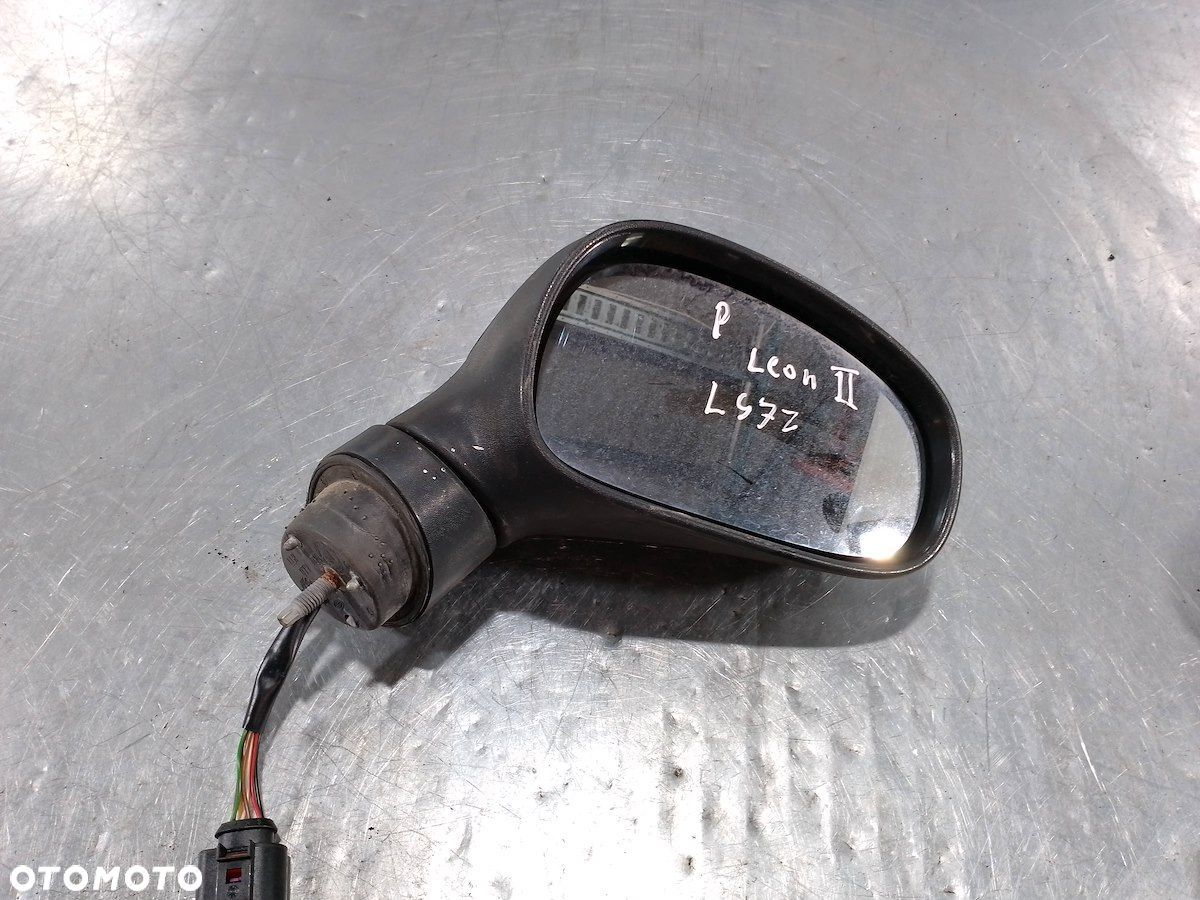LUSTERKO PRAWE SEAT LEON II L57Z - 1