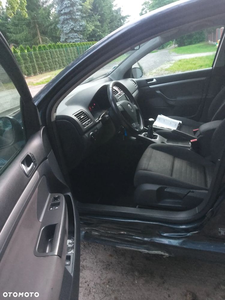 Volkswagen Golf - 5