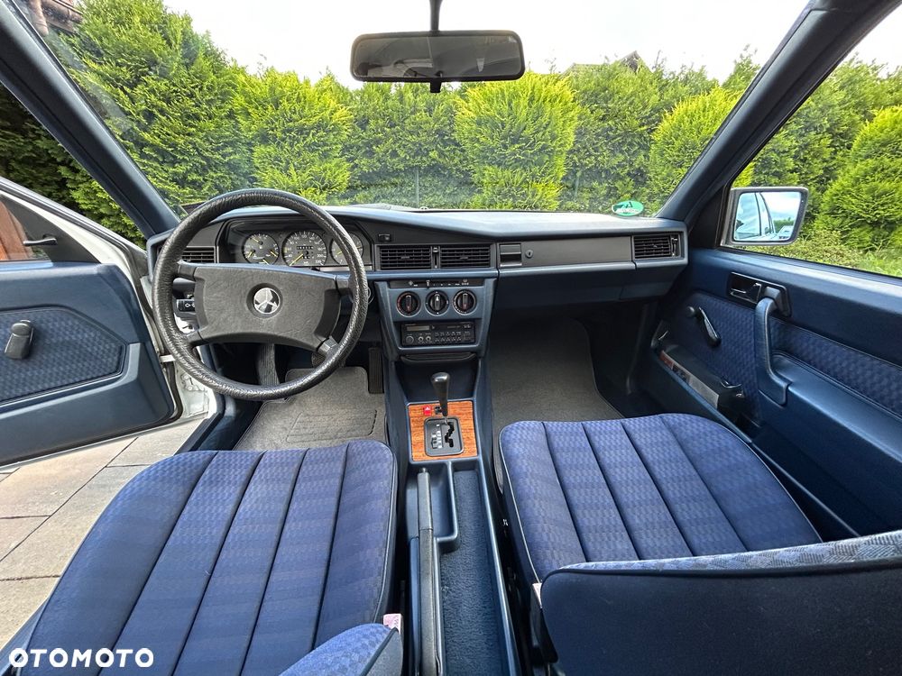 Mercedes-Benz W201 (190) - 23