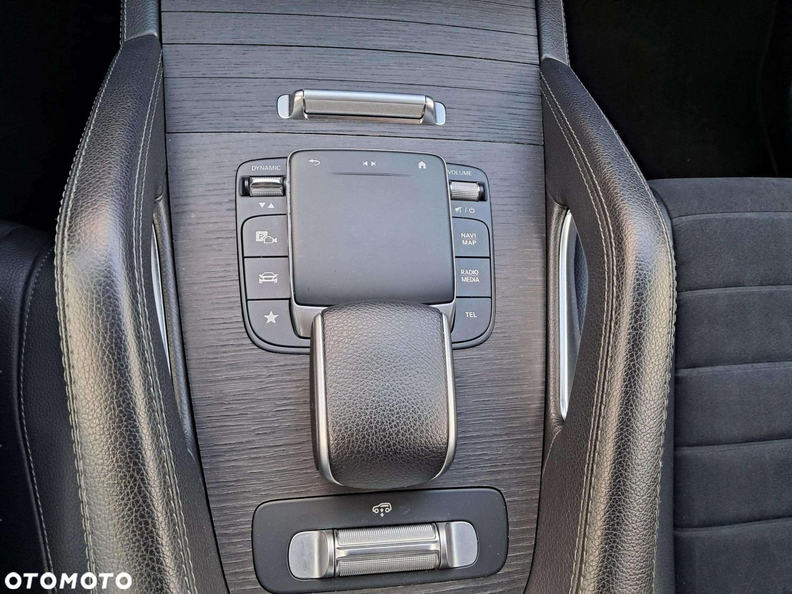 Mercedes-Benz GLE - 16