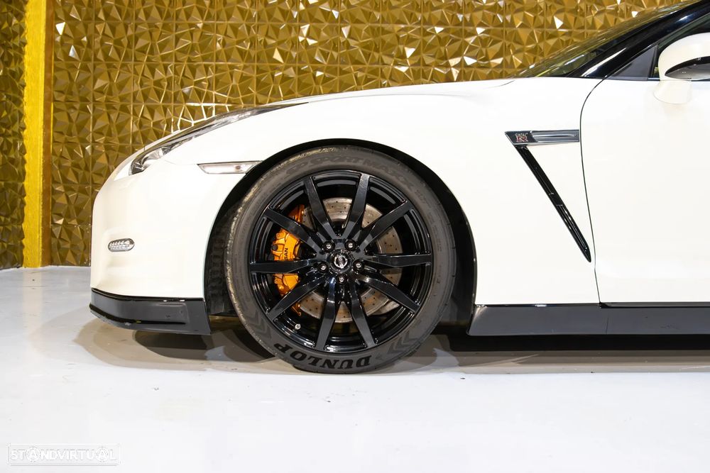 Nissan GT-R Black Edition - 6