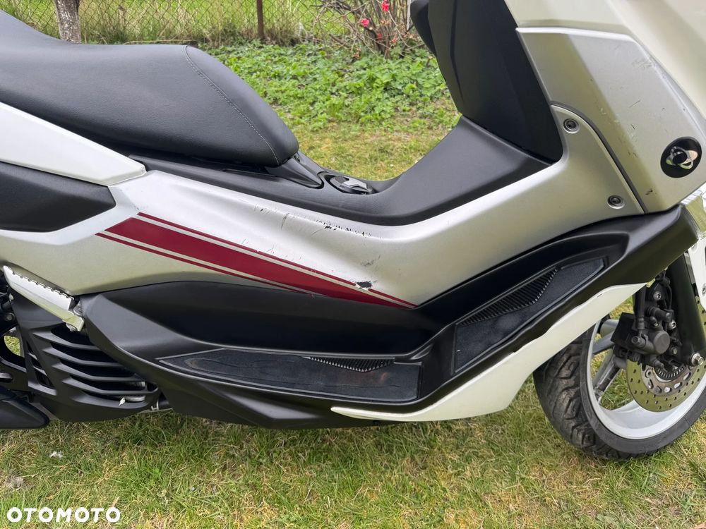 Yamaha NMAX - 26