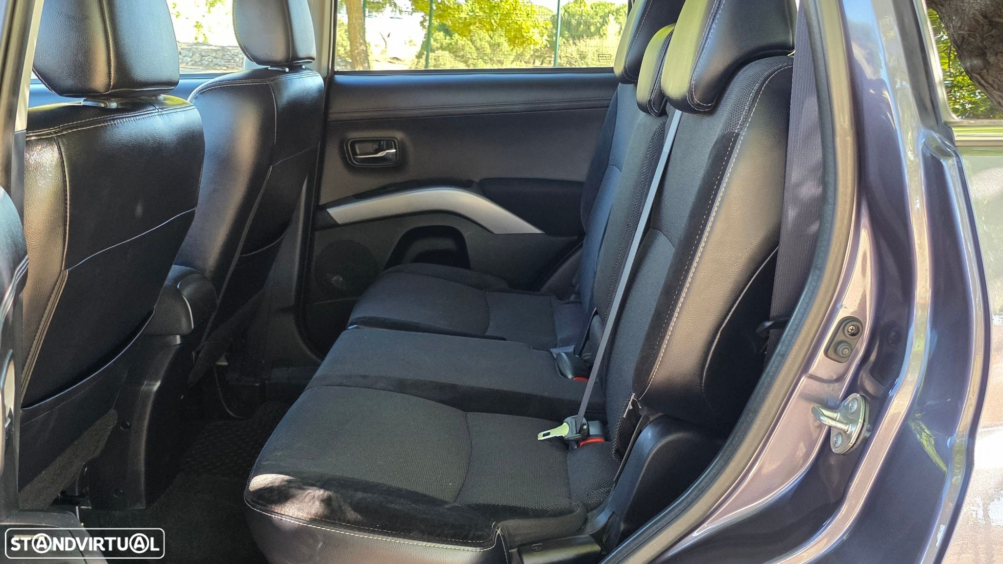 Mitsubishi Outlander 2.2 DI-D Instyle - 24