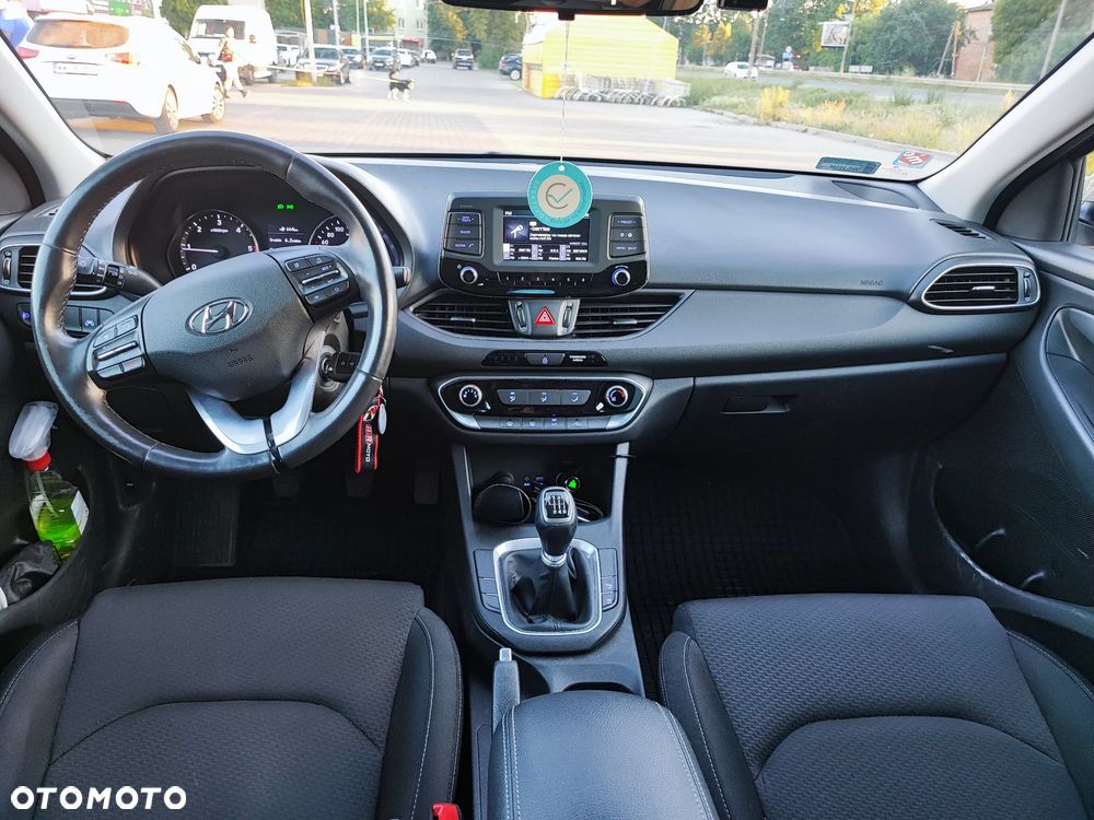 Hyundai i30 1.6 D Classic + - 10