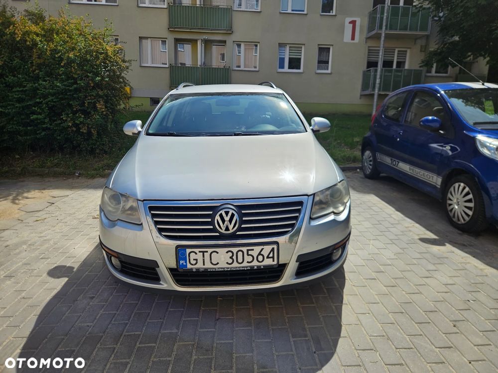 Volkswagen Passat 2.0 TDI Trendline DSG - 1