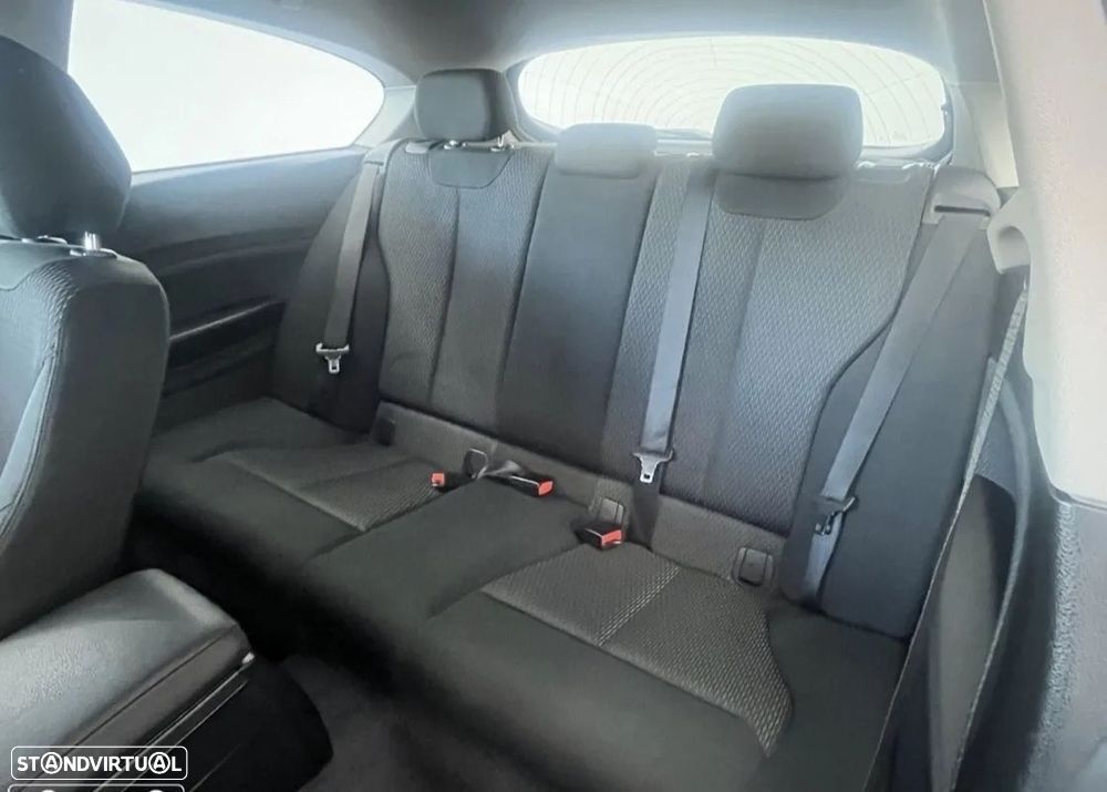 BMW 120 d xDrive Advantage — fotografia 15