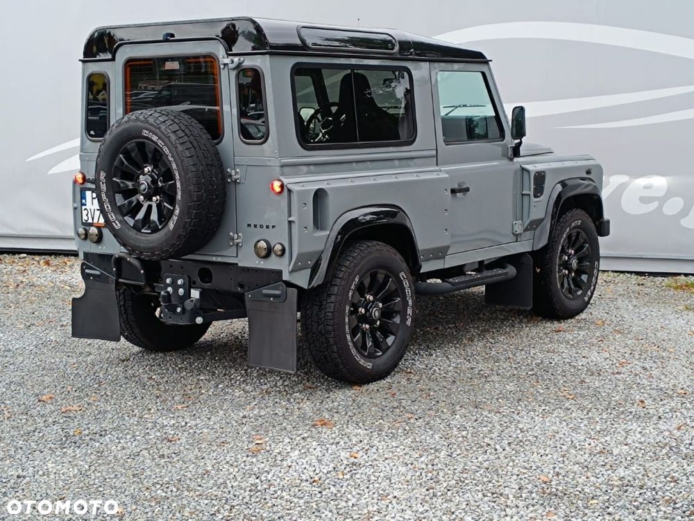 Land Rover Defender - 3