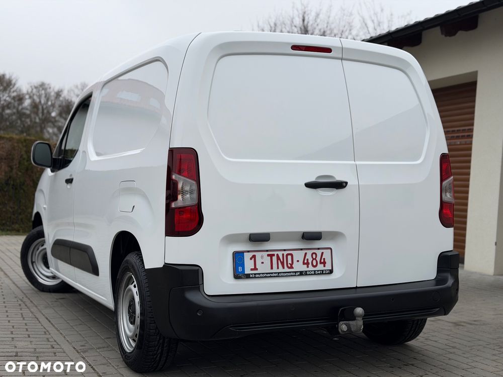 Opel COMBO - 23