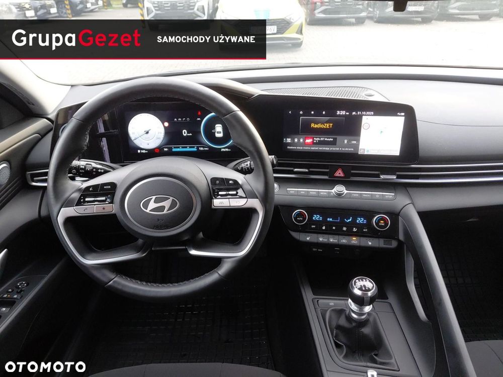 Hyundai Elantra - 13