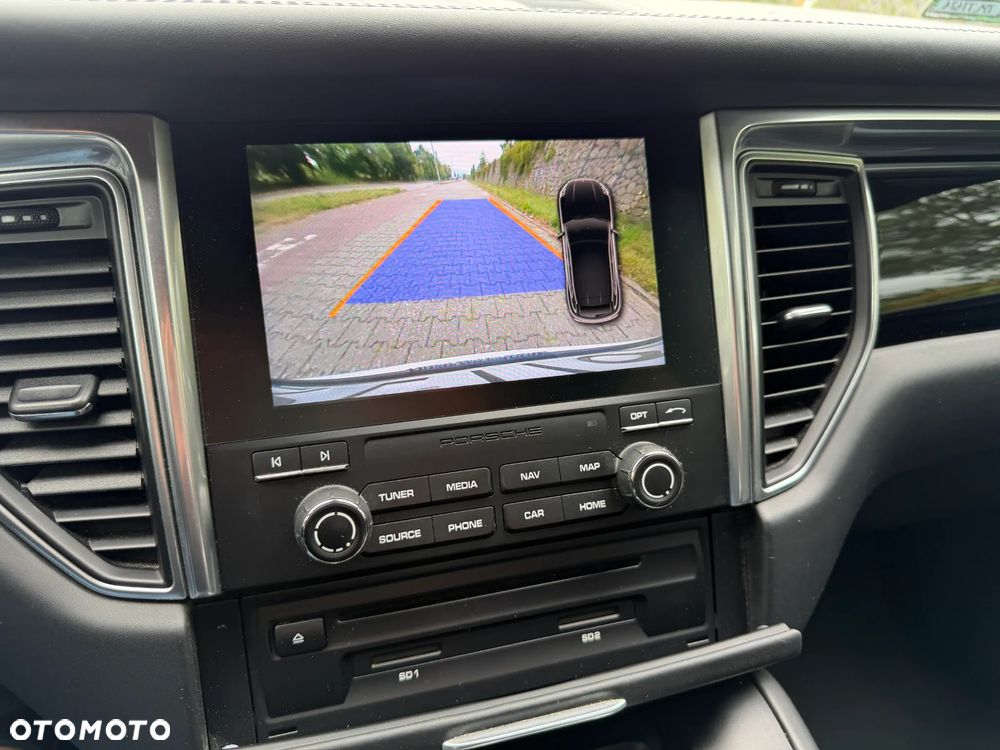 Porsche Macan - 31