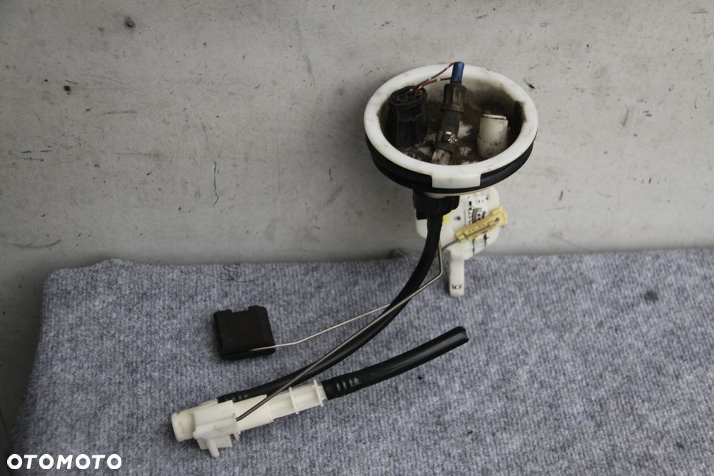 PŁYWAK  PALIWA BMW 3 E46 - 4