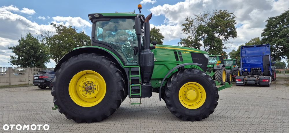 John Deere 6250R - 4