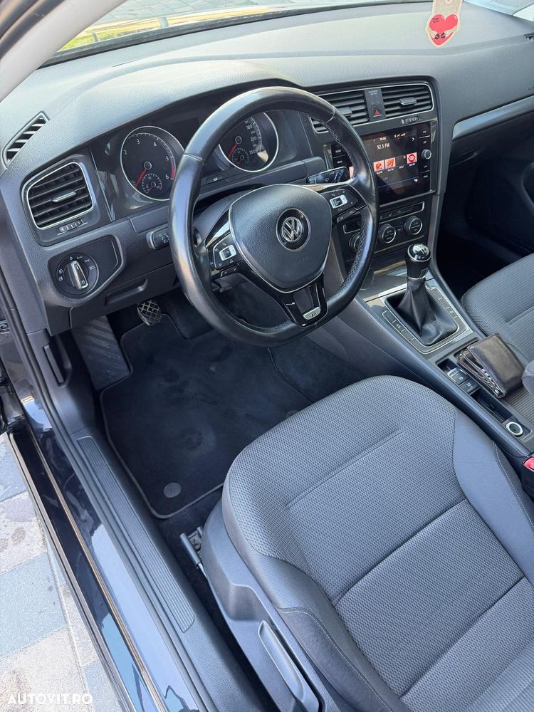 Volkswagen Golf - 11