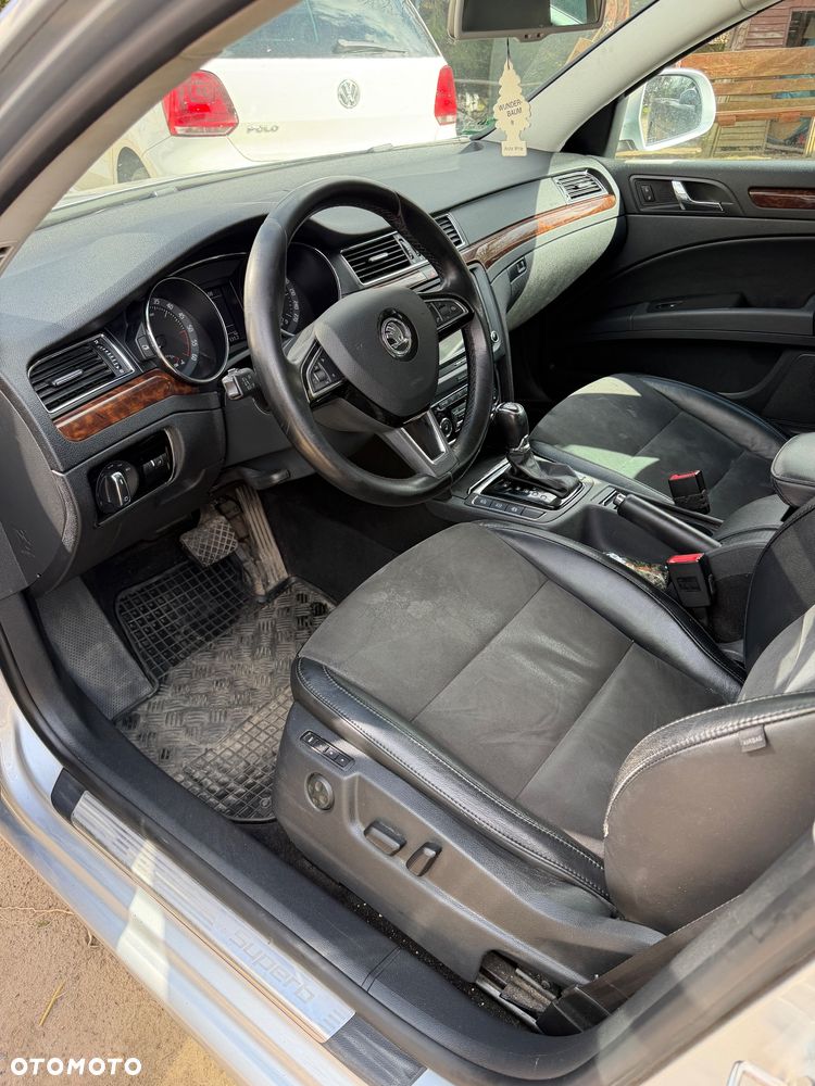 Skoda Superb 2.0 TDI Elegance DSG - 12