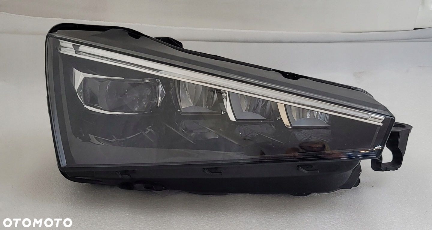 LAMPA PRAWA PRZÓD SKODA SCALA CRYSTAL LIGHTING 2019- - 1