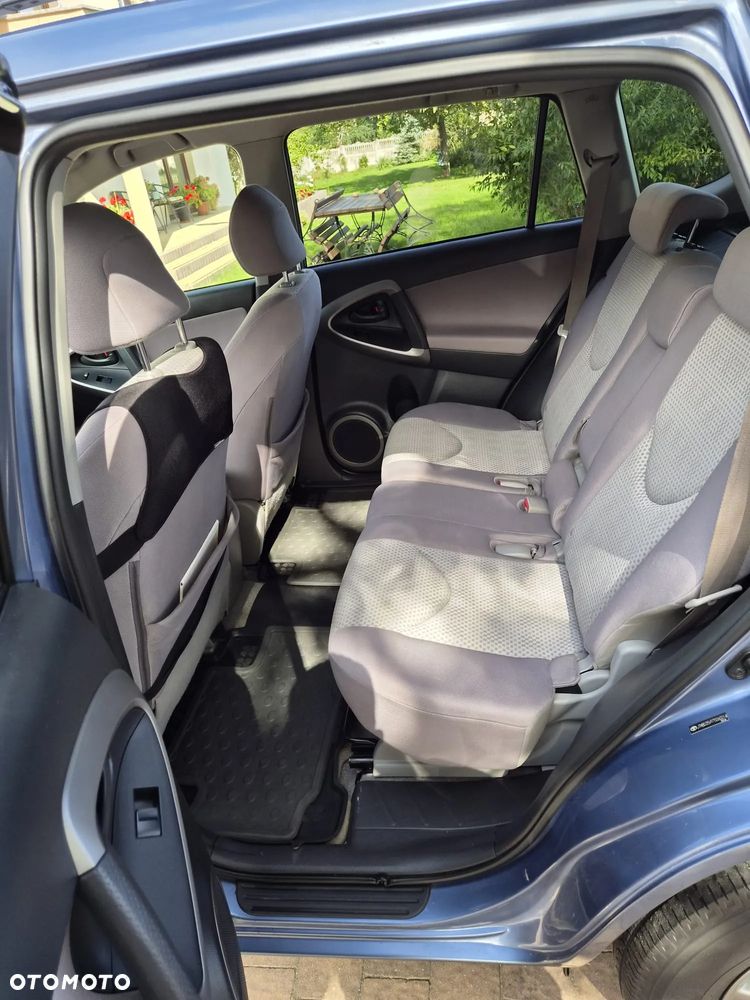 Toyota RAV4 - 18