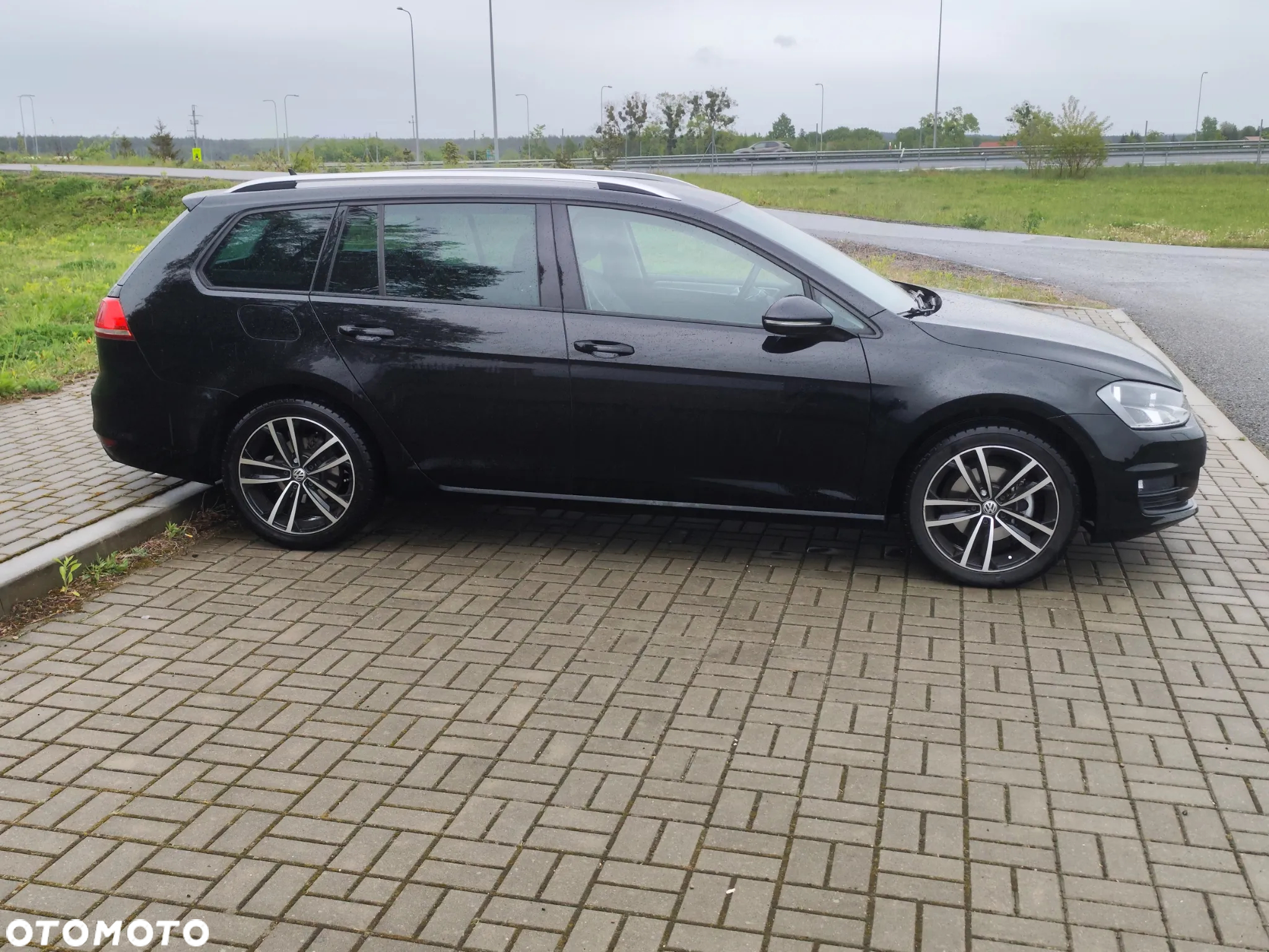 Volkswagen Golf 1.6 TDI BlueMotion Technology DSG Comfortline - 2