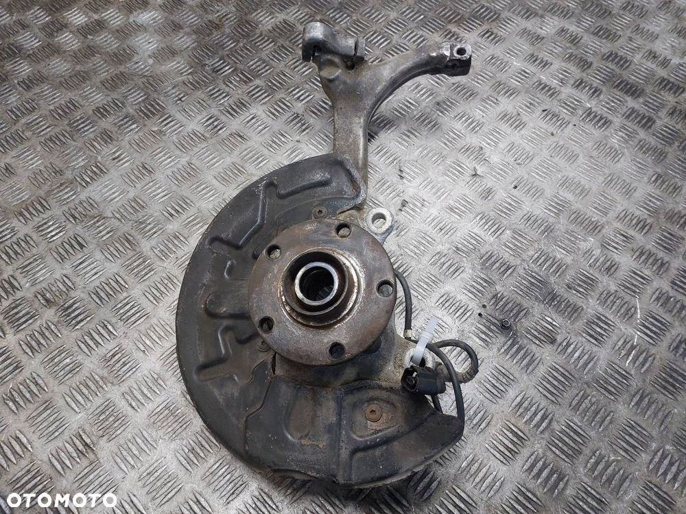 PIASTA ZWROTNICA LEWY PRZÓD AUDI A4 B6 8E0407241B - 1