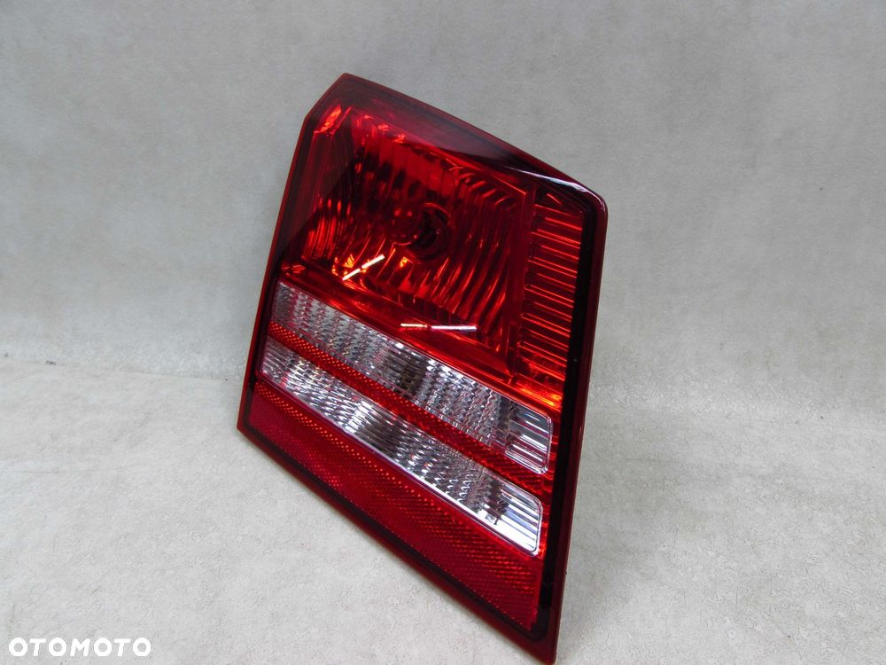DODGE JOURNEY FREEMONT 08-10 LAMPA TYL LEWA 04806369AB - 2