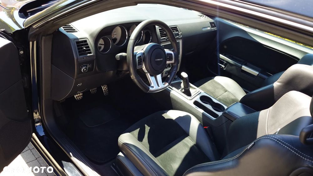 Dodge Challenger - 15