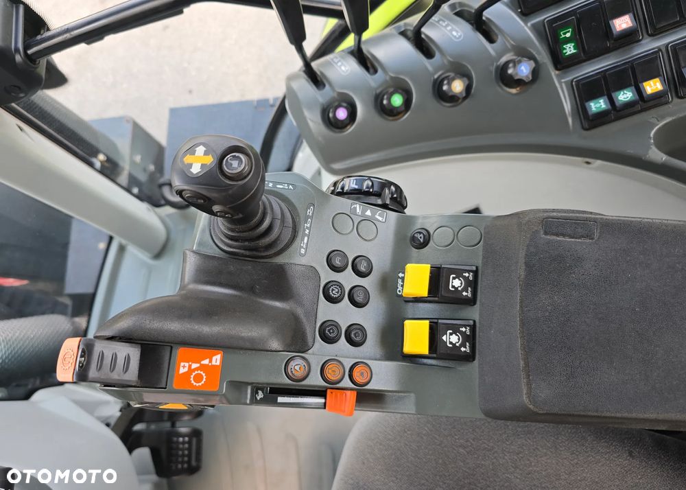 Claas Arion 640 CIS - 11