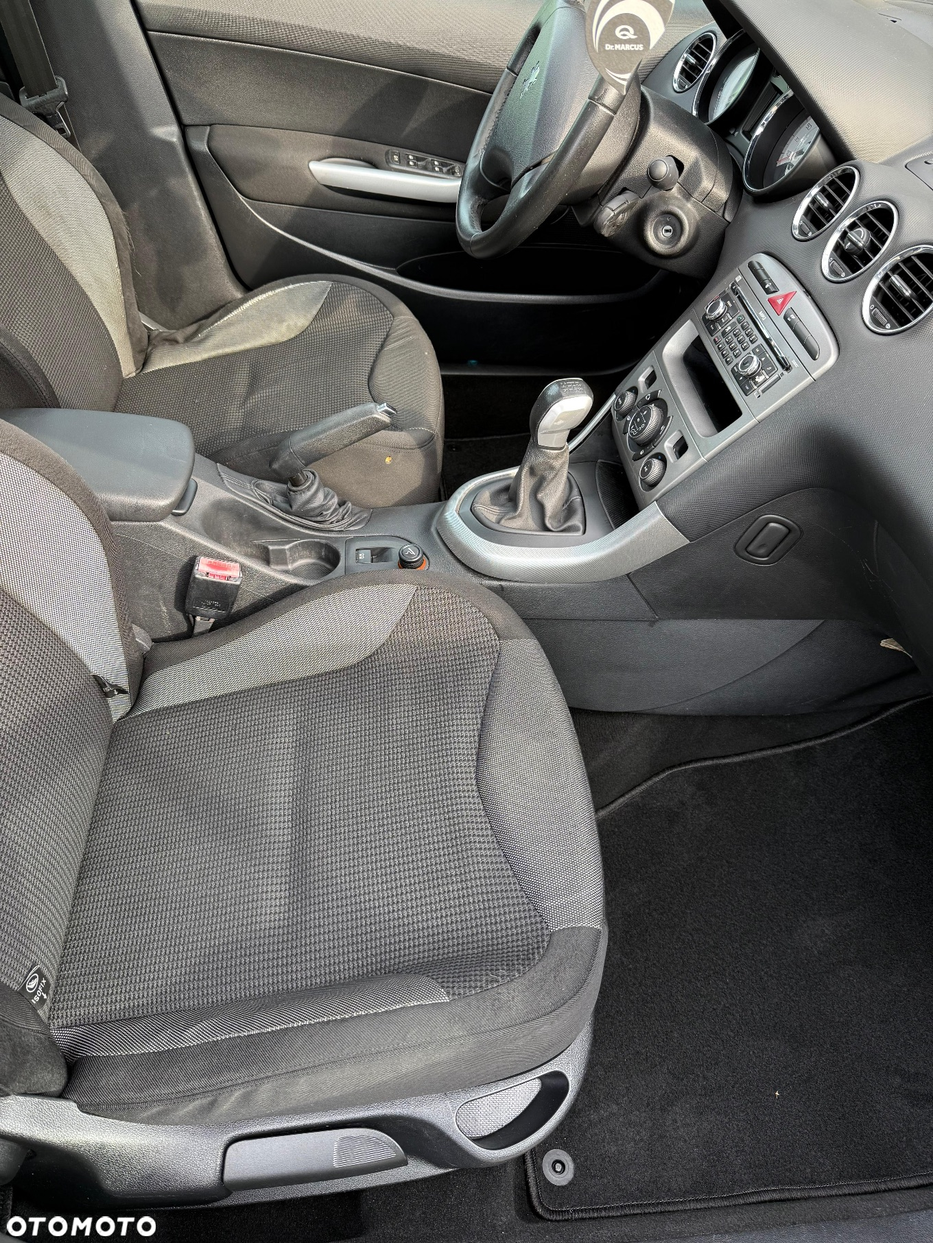 Peugeot 308 1.6 Premium Plus - 6