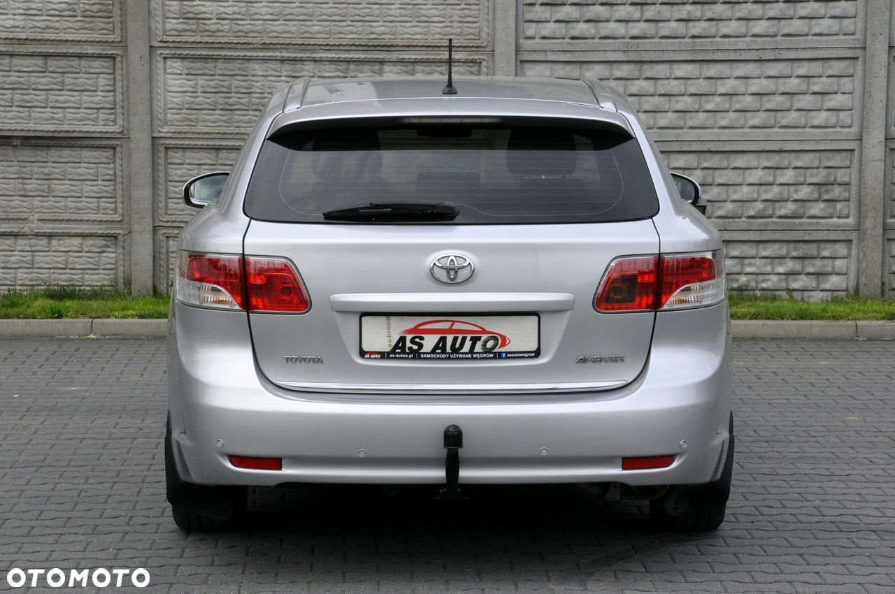 Toyota Avensis Combi 1.6 Sol - 31